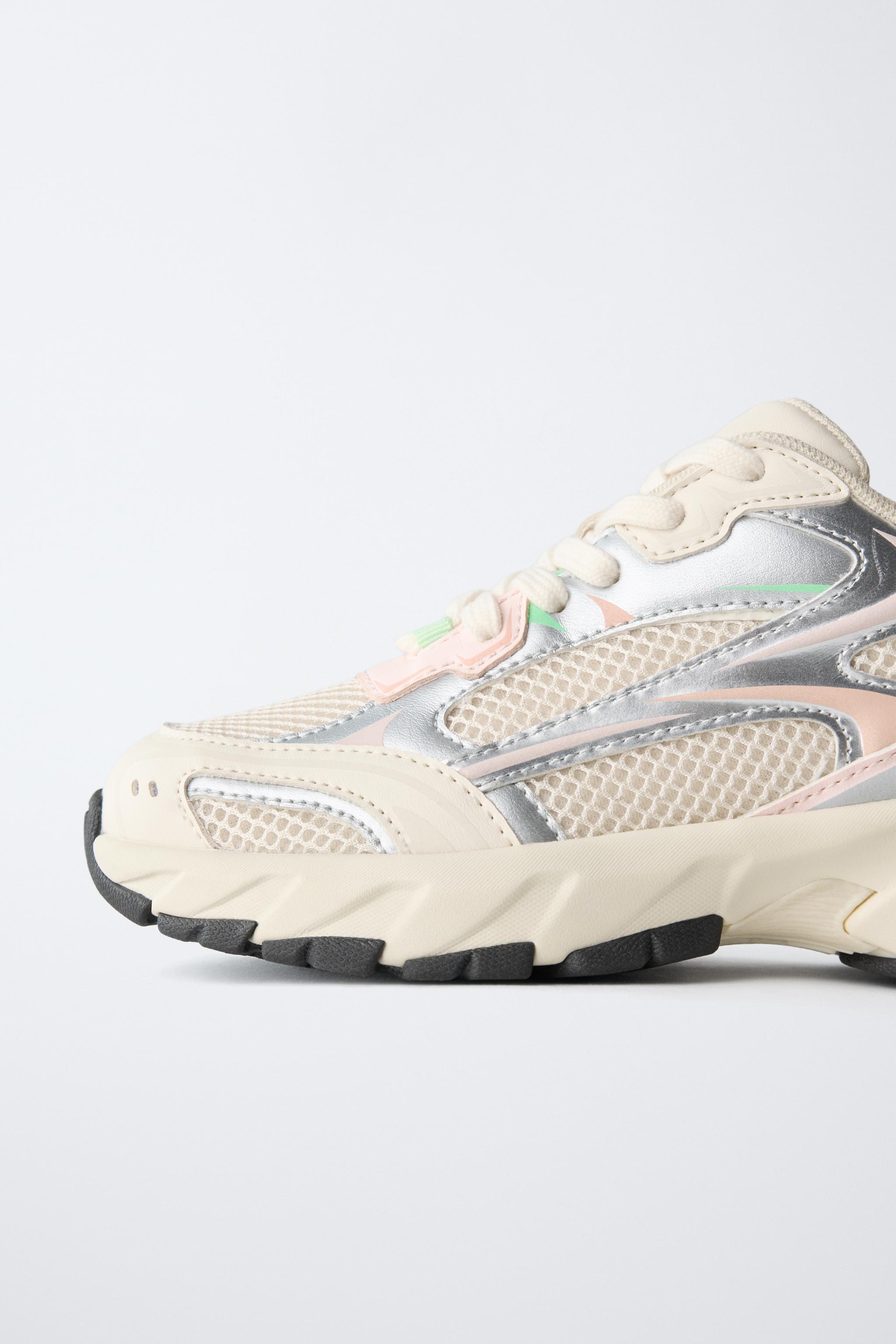 SPORTY MESH SNEAKERS